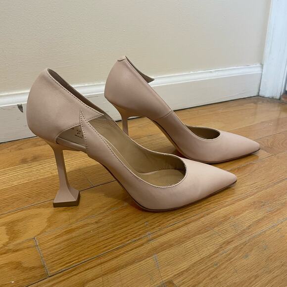 Isabelle Paris 801x Beige Pointed Toe Pumps Size 39.5 (US 9) - Picture 1 of 5
